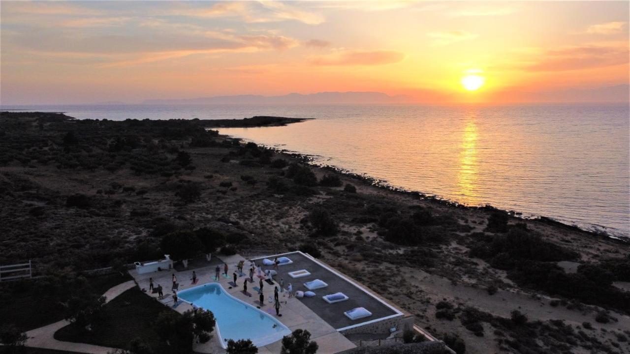 Eight Dimensions Capari Suites Elafonisos Exterior photo