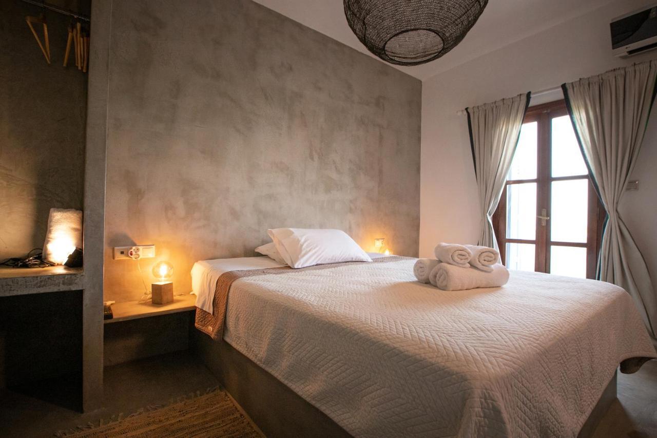 Eight Dimensions Capari Suites Elafonisos Room photo