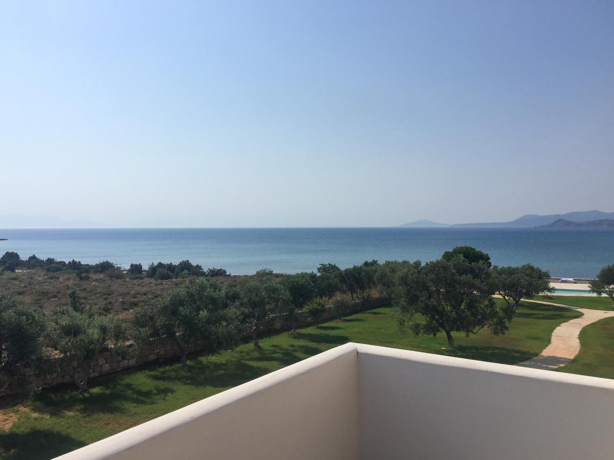 Eight Dimensions Capari Suites Elafonisos Room photo