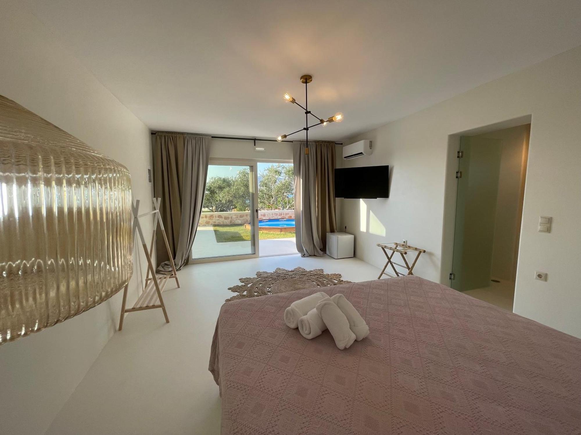 Eight Dimensions Capari Suites Elafonisos Exterior photo
